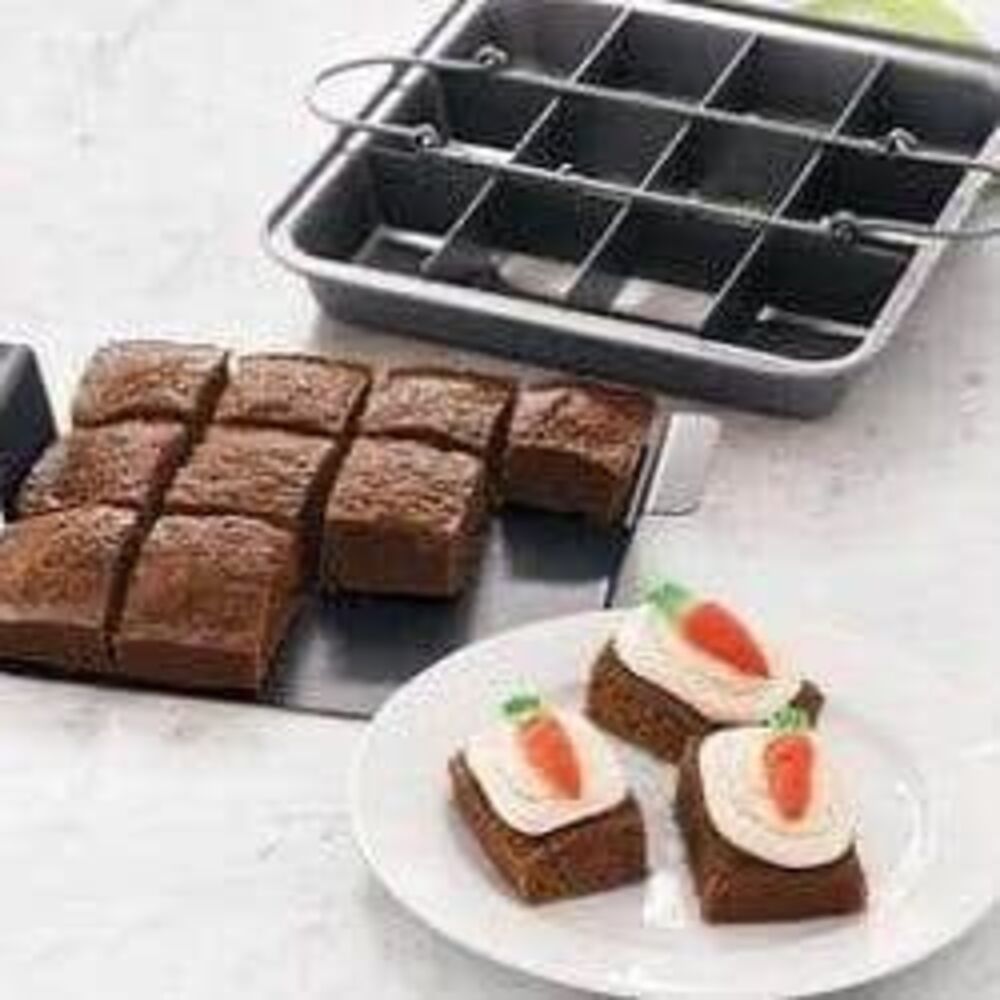Chicago Metallic 3 Piece Mini Loaf Brownie Pan with Divider & Lift-Out Tray Nons